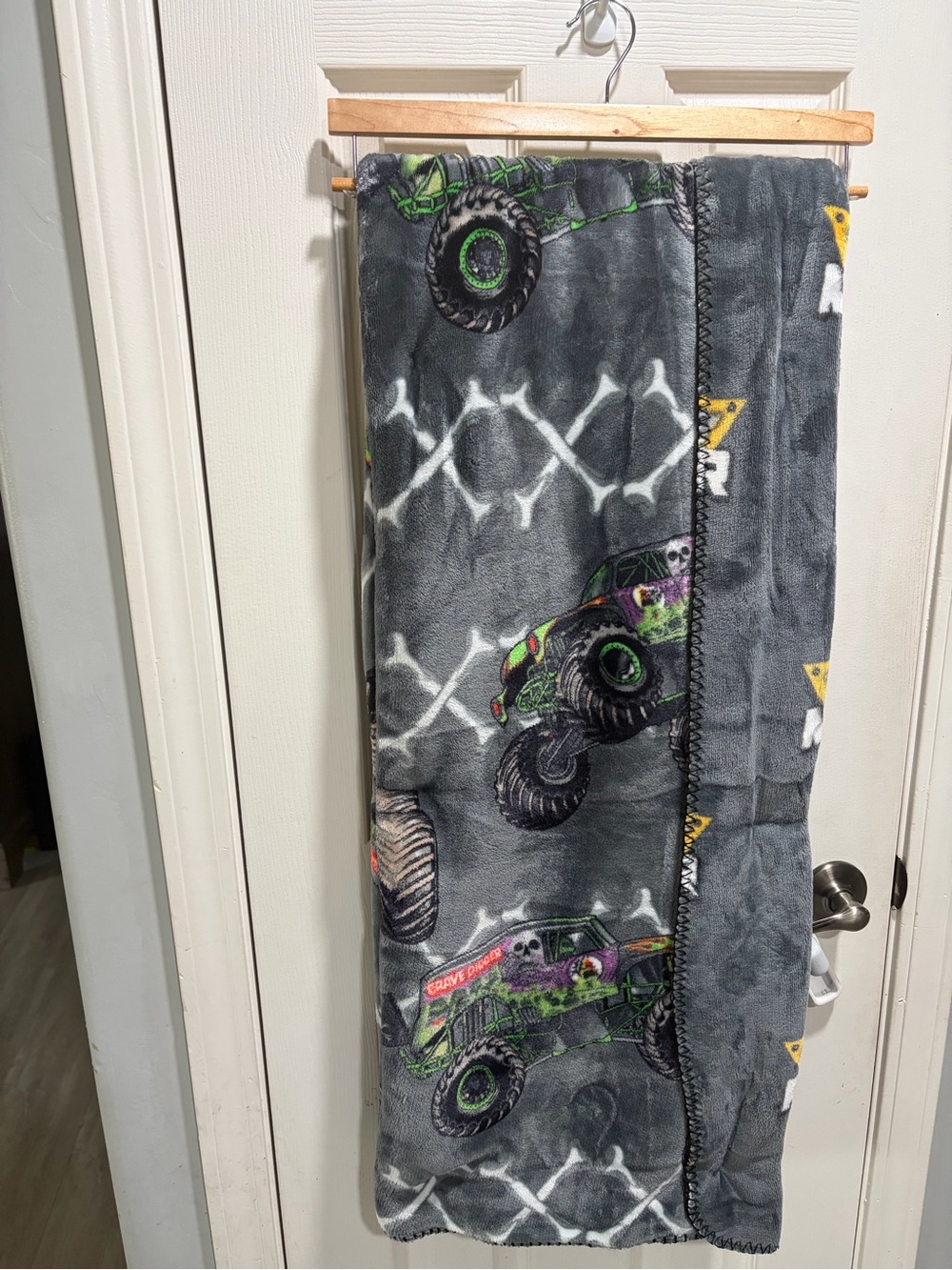 Monster Jam Grave Digger Truck Plush Throw Blanket - Gray with Green